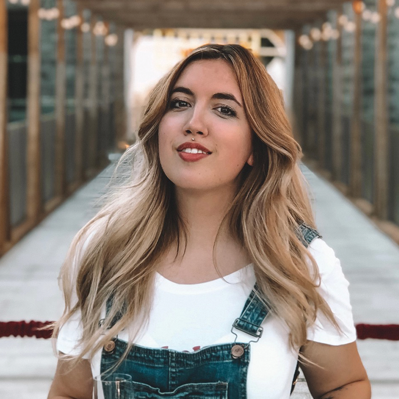 valerie800x800