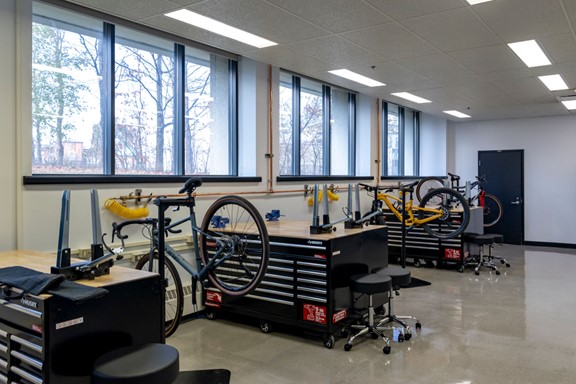 Atelier mécanique de vélos, CFP Maurice-Barbeau